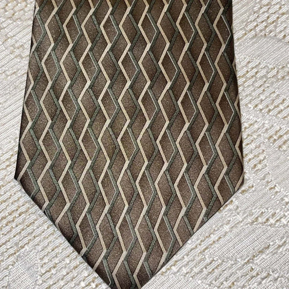 Geoffrey Beene Green Geometric Silk Tie